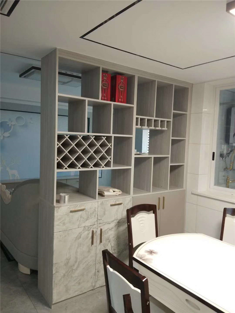德维尔宜宾叙州专卖店(diàn)在客户家中安装现场实拍照片(酒柜) 德维尔宜宾叙州专卖店(diàn)在客户家中安装现场实拍照片(酒柜)